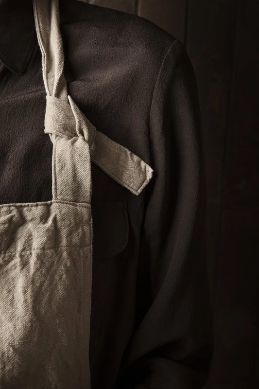 Ferm LIVING Hale Apron, Sand 4 Ferm LIVING Hale Apron, Sand - Image 2