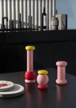 Alessi Sottsass Grinder, Medium, Pink 8 Alessi Sottsass Grinder, Medium, Pink -Kitchen Utensils Sale 07 Alessi 21 1 2021 19533 V 20210430 1
