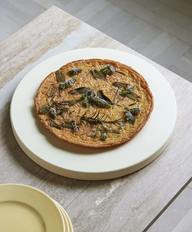 HAY Chopping Board, Round, L, Off White 7 HAY Chopping Board, Round, L, Off White - Image 5