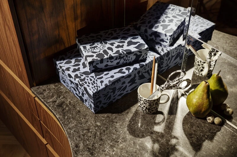 Iittala FXI Cheetah Scissors 21 Cm, Black - White 4 Iittala FXI Cheetah Scissors 21 Cm, Black - White - Image 2