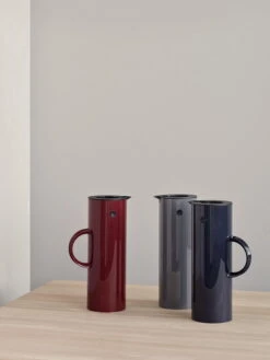 Stelton EM77 Vacuum Jug 1,0 L, Granite Grey 7 Stelton EM77 Vacuum Jug 1,0 L, Granite Grey -Kitchen Utensils Sale LS 929 953 991 EM77 vacuum jug 2020 2 trendcolours
