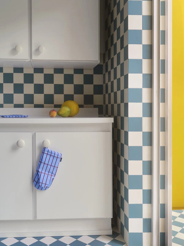 Marimekko Pieni Tiiliskivi Pot Holder, Light Blue - Reddish Brown 4 Marimekko Pieni Tiiliskivi Pot Holder, Light Blue - Reddish Brown - Image 2