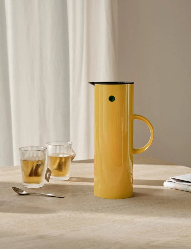 Stelton EM77 Vacuum Jug, 1,0 L, Poppy Yellow 5 Stelton EM77 Vacuum Jug, 1,0 L, Poppy Yellow - Image 3