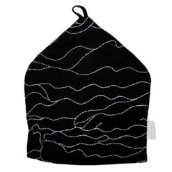Saana Ja Olli Rakkauden Meri Tea Cozy, Black - White