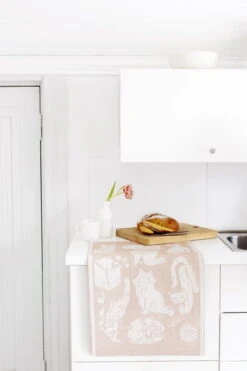 Lapuan Kankurit Kissanpäivät Hand Towel, White - Cinnamon 10 Lapuan Kankurit Kissanpäivät Hand Towel, White - Cinnamon -Kitchen Utensils Sale lapuankankurit kissanpaivat towel white cinnamon 1