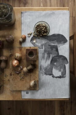 Lapuan Kankurit Tatti X Teemu Järvi Tea Towel 7 Lapuan Kankurit Tatti X Teemu Järvi Tea Towel -Kitchen Utensils Sale lapuankankurit tatti x teemu jarvi towel white black